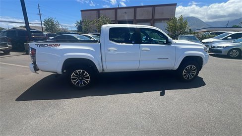 Used 2020 Toyota Tacoma TRD Sport w/ Technology Package image 6