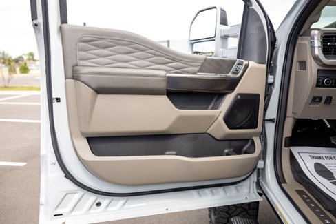 Used 2025 Ford F450 Platinum w/ Platinum Plus Package image 39