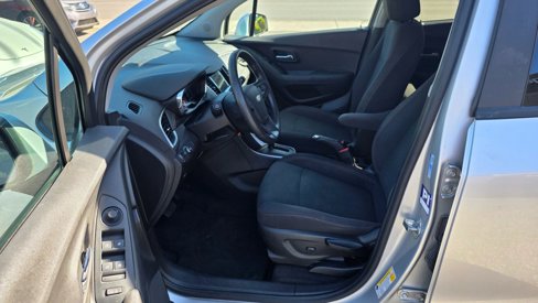 Used 2019 Chevrolet Trax LS w/ Tint and Cruise Package image 10