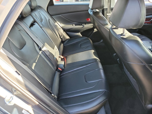 Certified 2024 Hyundai Elantra Limited image 17