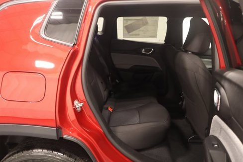 New 2025 Jeep Compass Sport image 16