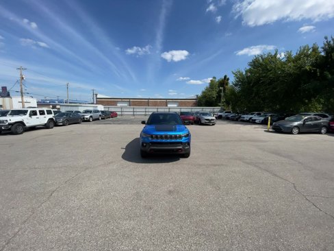 Used 2025 Jeep Compass Trailhawk image 16