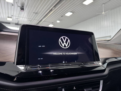 Used 2024 Volkswagen Atlas SE image 26