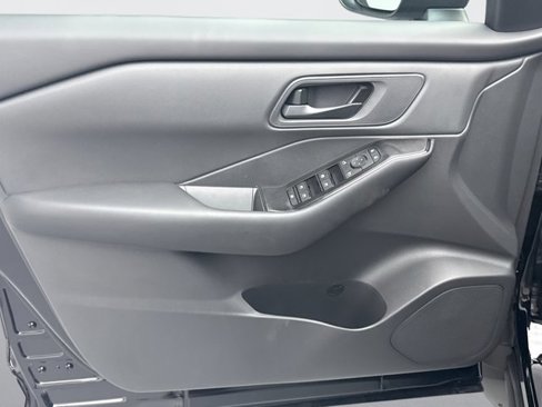 Used 2026 Nissan Rogue S image 9