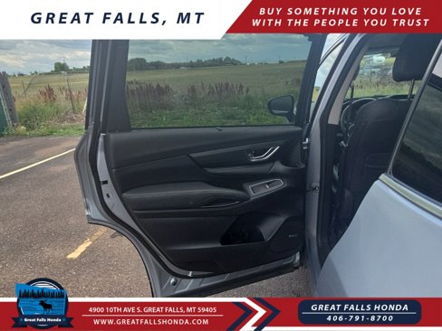 Used 2024 Subaru Ascent Limited w/ Technology Package image 12