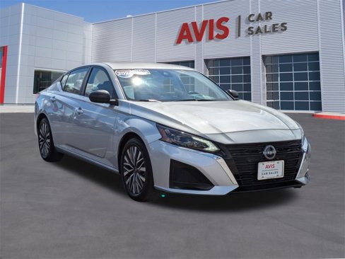 Used 2024 Nissan Altima 2.5 SV image 3