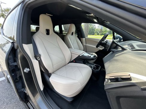 New 2026 BMW iX xDrive45 image 28