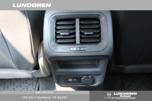 Used 2023 Volkswagen Tiguan SE image 27
