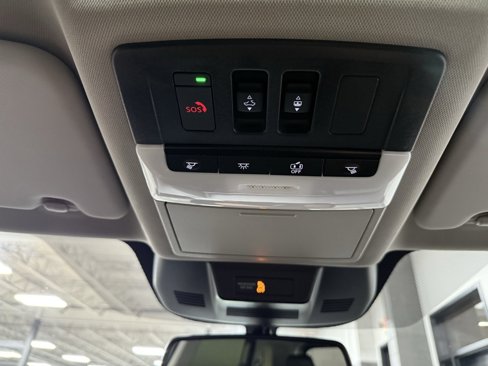 Used 2025 Nissan Rogue Platinum w/ Tech Package image 16