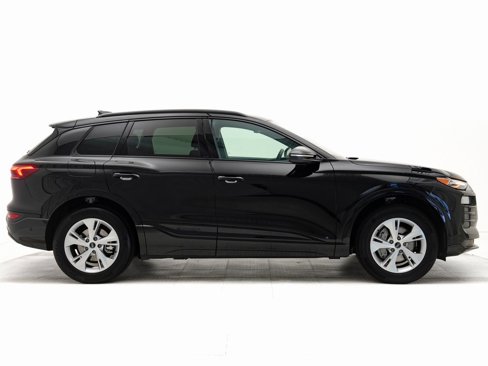 Certified 2025 Audi Q6 e-tron Premium w/ Convenience Package image 2