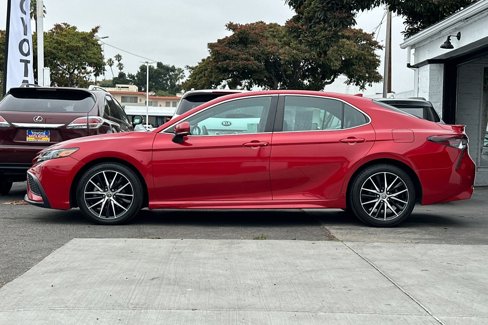 Used 2022 Toyota Camry SE image 7