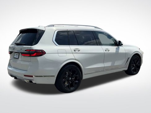 New 2026 BMW X7 xDrive40i w/ Premium Package image 8