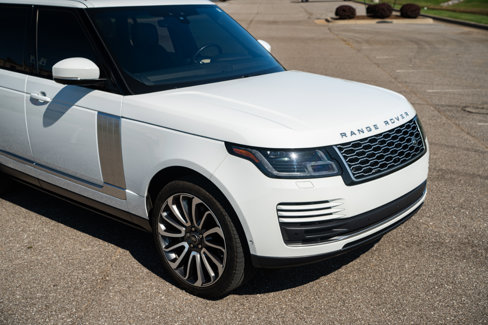 Used 2020 Land Rover Range Rover HSE image 11