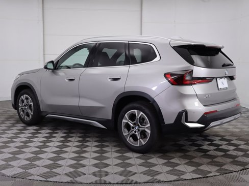 Used 2025 BMW X1 xDrive28i w/ Technology Package image 8