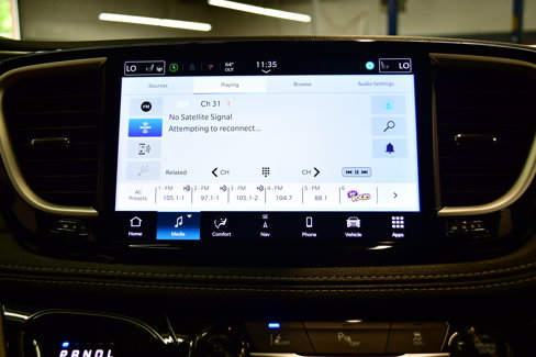 Used 2024 Chrysler Pacifica Limited image 26