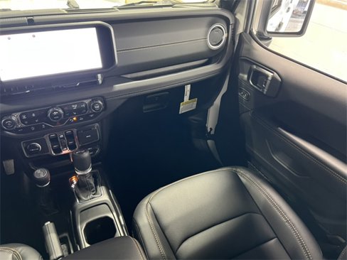 New 2025 Jeep Wrangler Sahara image 27