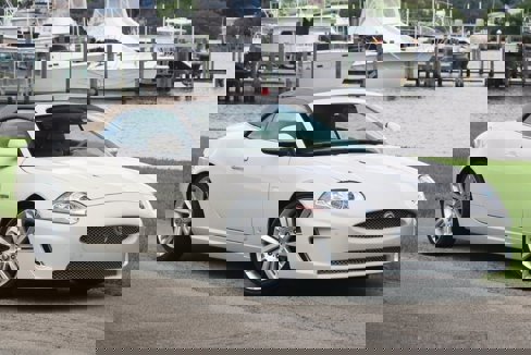 Used 2010 Jaguar XKR R image 4