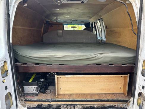 Used 2008 Ford E-250 and Econoline 250 image 8
