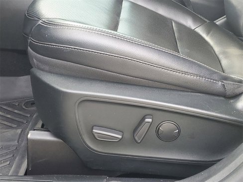 Used 2022 Ford Escape SEL image 11