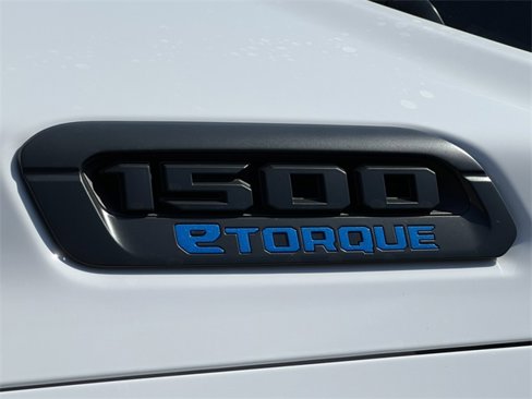 New 2026 RAM 1500 4x4 Crew Cab image 2
