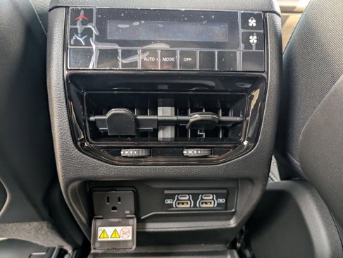 New 2025 Jeep Grand Cherokee L Laredo image 25