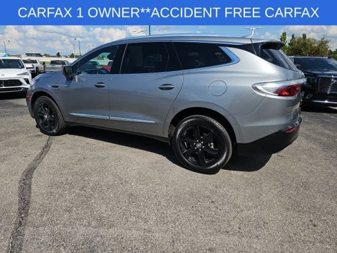Used 2024 Buick Enclave Essence image 14