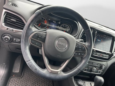 Used 2019 Jeep Cherokee Limited w/ Luxury Group image 12