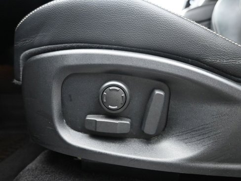 Certified 2020 Jaguar E-PACE R-Dynamic SE image 24