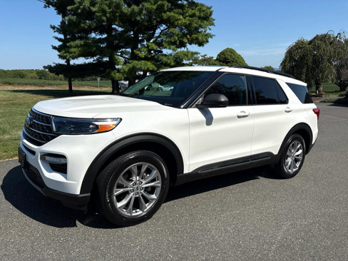 Used 2022 Ford Explorer XLT w/ Equipment Group 202A image 1