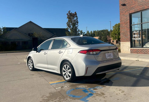 Used 2021 Toyota Corolla LE w/ Carpet Mat Package (TMS) image 9