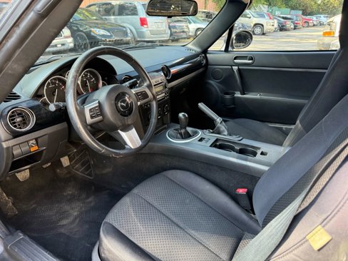 Used 2006 MAZDA MX-5 Miata Touring w/ Appearance Pkg image 15