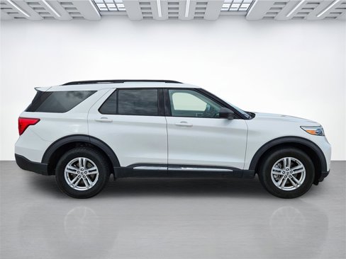 Used 2020 Ford Explorer XLT w/ Class III Trailer Tow Package image 4