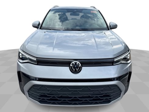 Certified 2025 Volkswagen Taos SE image 3