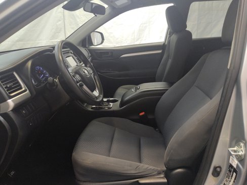 Used 2019 Toyota Highlander LE image 17