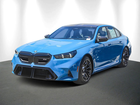 New 2026 BMW M5 w/ Carbon Package image 3