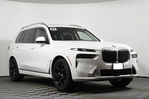 Used 2025 BMW X7 xDrive40i w/ Premium Package image 9