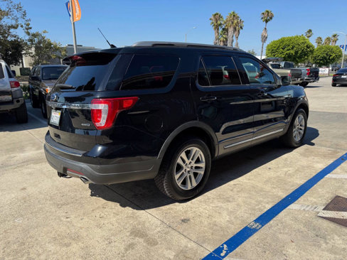 Used 2018 Ford Explorer XLT w/ Equipment Group 202A image 11