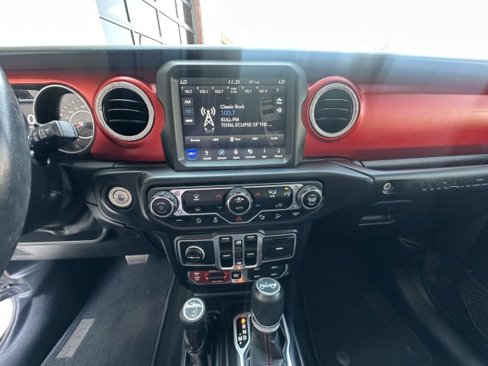 Used 2018 Jeep Wrangler Unlimited Rubicon image 24