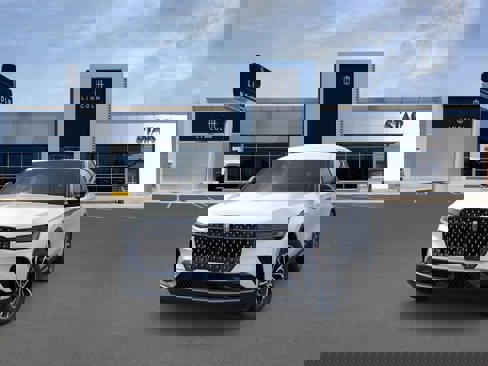 New 2025 Lincoln Nautilus Premier image 2