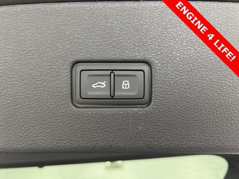 Used 2023 Audi Q8 Prestige image 28