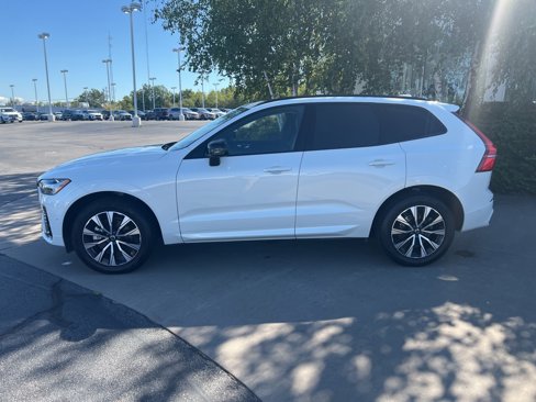 Certified 2025 Volvo XC60 B5 Plus image 2