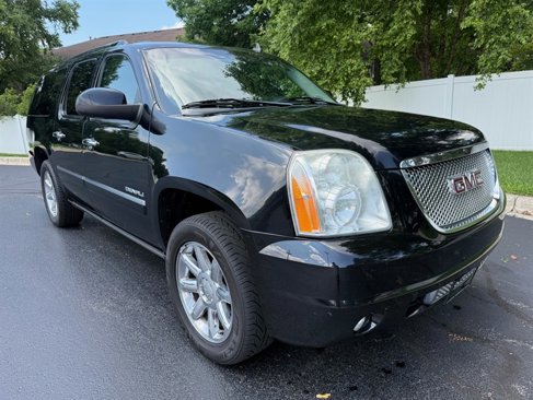 Used 2011 GMC Yukon XL Denali image 12