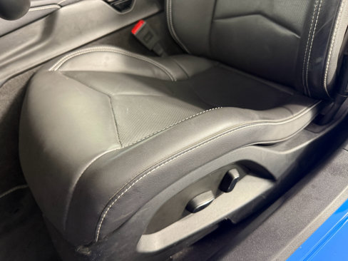 Used 2025 Chevrolet Corvette Stingray Convertible w/ 1LT image 18