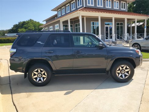 Used 2024 Toyota 4Runner TRD Off-Road Premium image 8