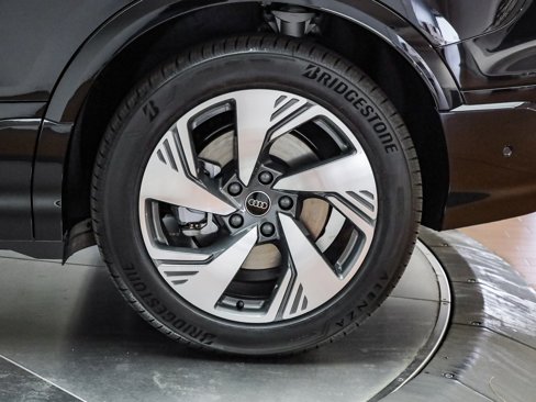 New 2025 Audi Q6 e-tron Premium Plus image 12