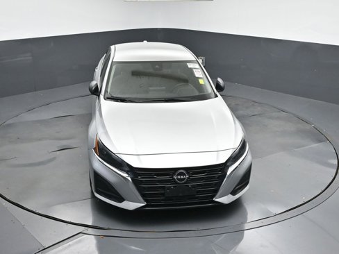 Used 2024 Nissan Altima 2.5 SV image 24