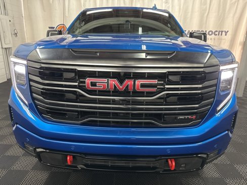 Used 2024 GMC Sierra 1500 AT4 w/ Technology Package image 3