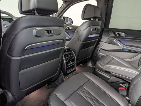 New 2026 BMW X7 M60i image 33