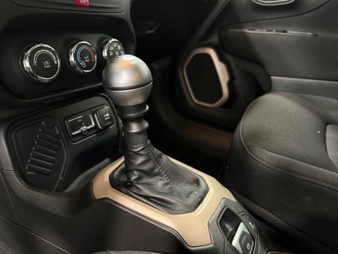 Used 2016 Jeep Renegade Sport w/ Power & Air Group image 14