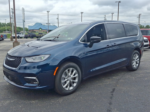 New 2025 Chrysler Pacifica Select image 4
